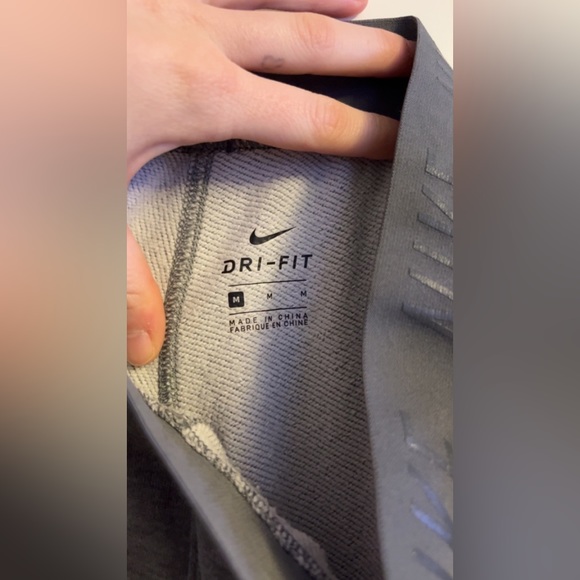 Nike Sweatpants - Picture 3 of 5
